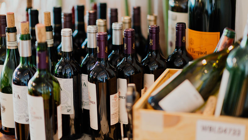 COME PROMUOVERE IL VINO: 3 STRATEGIE CHE OGNI CANTINA DOVREBBE ADOTTARE